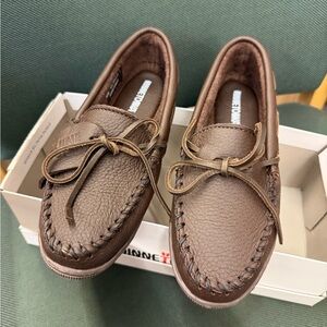 Women's Moosehide Classic size 8.5